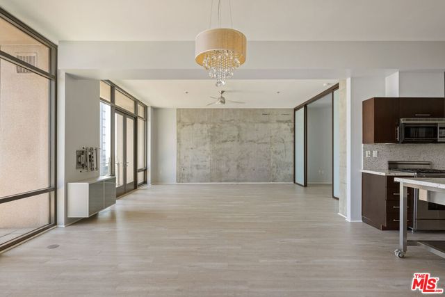 1111 S Grand Avenue 1211, Los Angeles, CA 90015