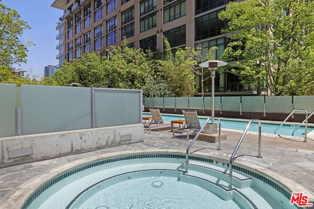 1111 S Grand Avenue 1211, Los Angeles, CA 90015