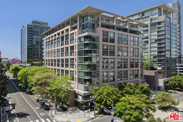 1111 S Grand Avenue 1211, Los Angeles, CA 90015