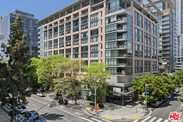 1111 S Grand Avenue 1211, Los Angeles, CA 90015