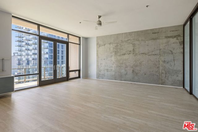 1111 S Grand Avenue 1211, Los Angeles, CA 90015