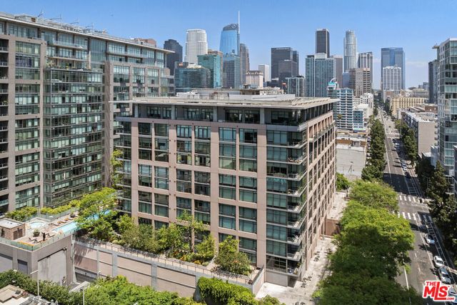 1111 S Grand Avenue 1211, Los Angeles, CA 90015