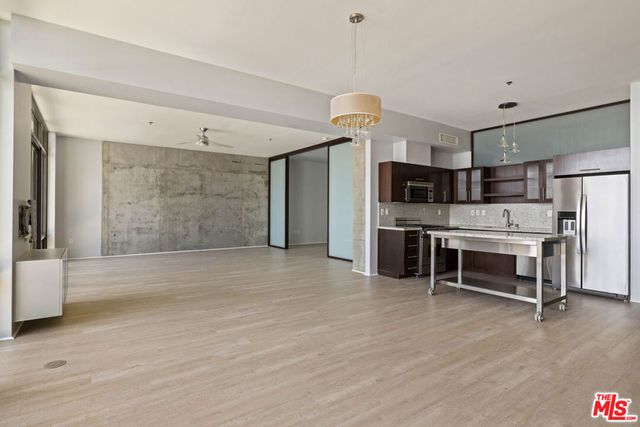 1111 S Grand Avenue 1211, Los Angeles, CA 90015