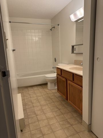 4 Village Rock Lane 9, Natick, MA 01760