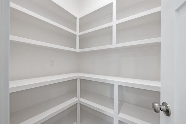 501 E Elmwood St, Park City, KS 67147