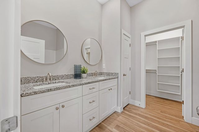 501 E Elmwood St, Park City, KS 67147