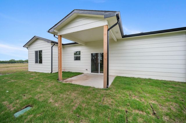 501 E Elmwood St, Park City, KS 67147