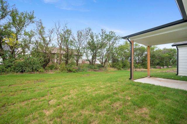 501 E Elmwood St, Park City, KS 67147