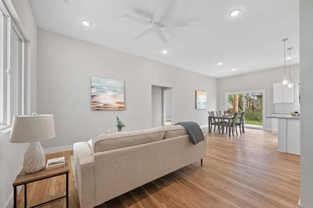 501 E Elmwood St, Park City, KS 67147