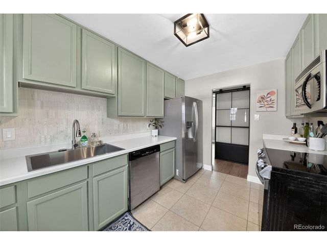 9095 W Mississippi Ave, Lakewood, CO 80226