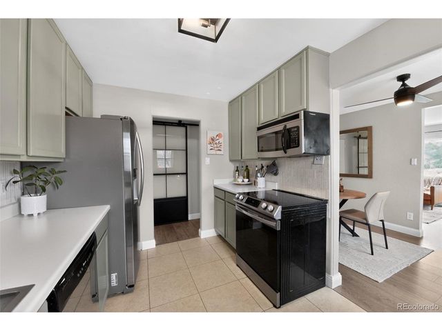 9095 W Mississippi Ave, Lakewood, CO 80226