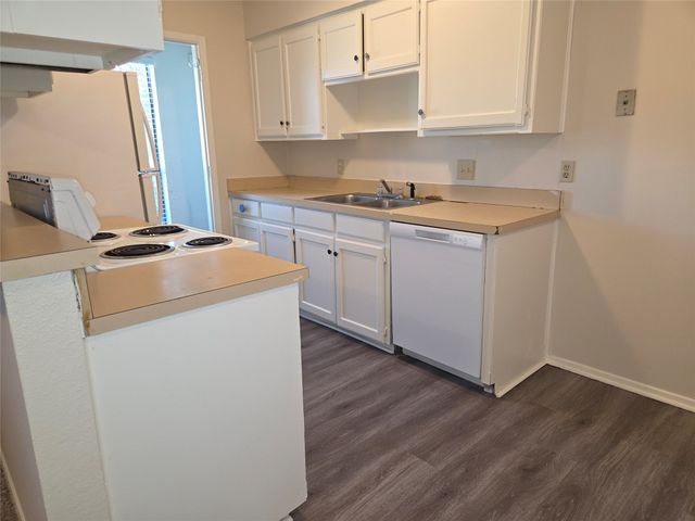 2400 Monte Carlo Drive B, Arlington, TX 76015