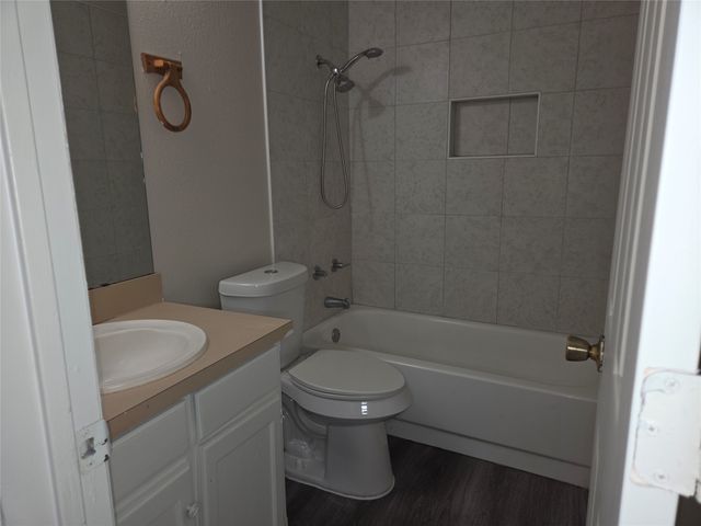 2400 Monte Carlo Drive B, Arlington, TX 76015