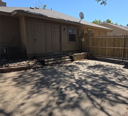 2400 Monte Carlo Drive B, Arlington, TX 76015