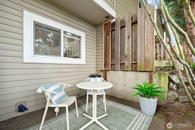 401 S 51st Court, Renton, WA 98055