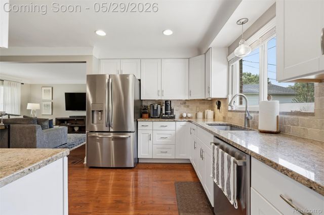 14338 Shadywood Drive, Plymouth Charter Township, MI 48170
