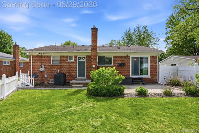 14338 Shadywood Drive, Plymouth Charter Township, MI 48170