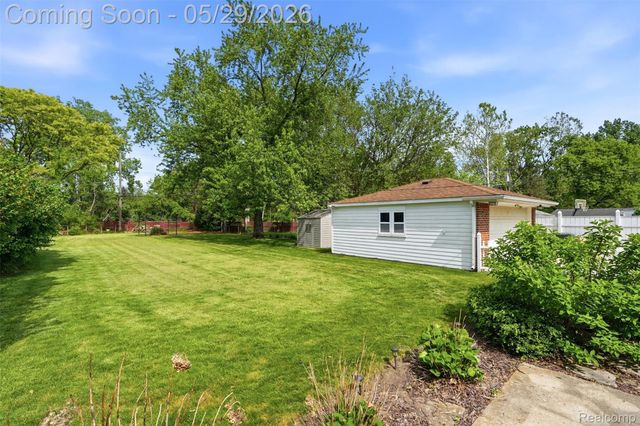 14338 Shadywood Drive, Plymouth Charter Township, MI 48170