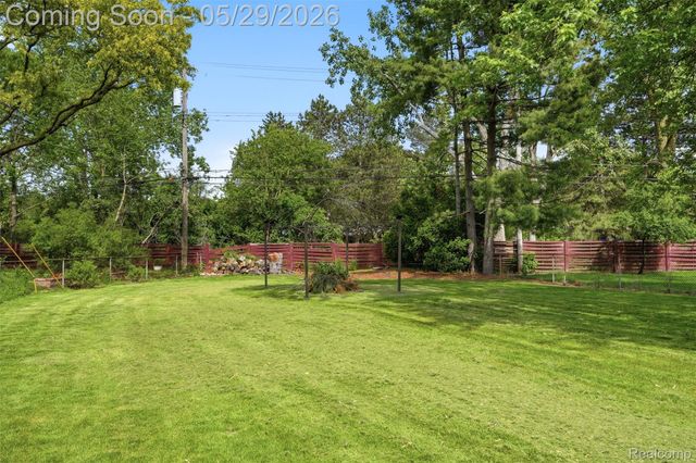 14338 Shadywood Drive, Plymouth Charter Township, MI 48170