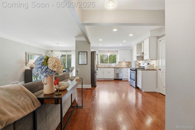 14338 Shadywood Drive, Plymouth Charter Township, MI 48170