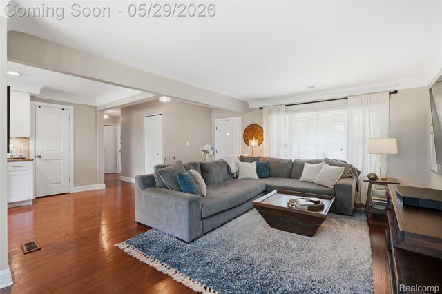 14338 Shadywood Drive, Plymouth Charter Township, MI 48170