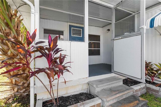 123 Cedar LN # 42, Naples, FL 34114