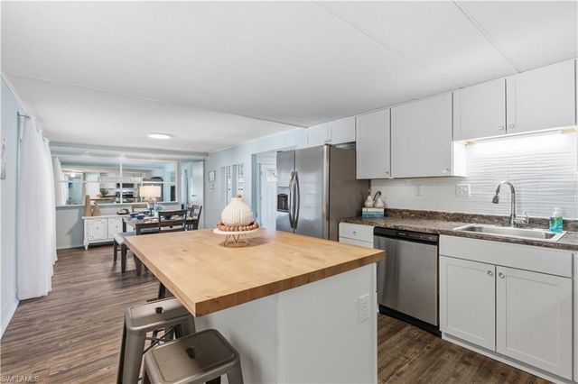 123 Cedar LN # 42, Naples, FL 34114