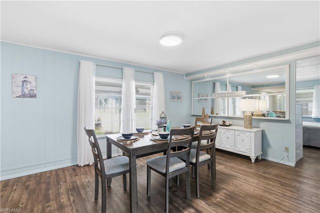 123 Cedar LN # 42, Naples, FL 34114