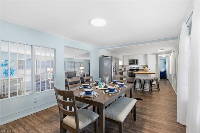 123 Cedar LN # 42, Naples, FL 34114