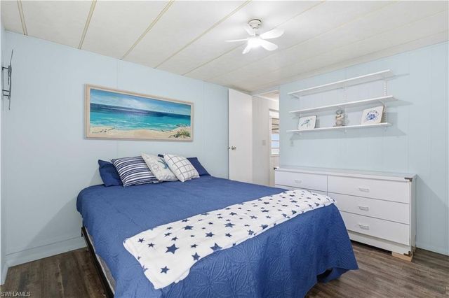 123 Cedar LN # 42, Naples, FL 34114