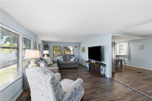 123 Cedar LN # 42, Naples, FL 34114