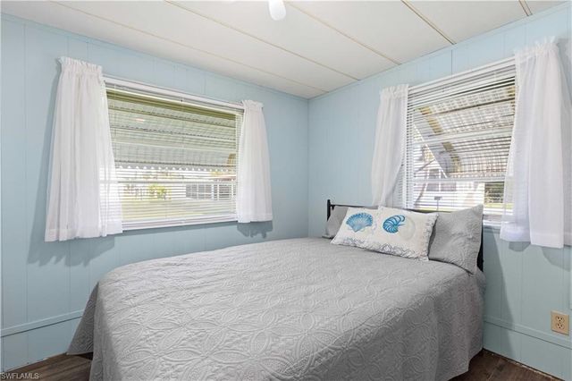 123 Cedar LN # 42, Naples, FL 34114