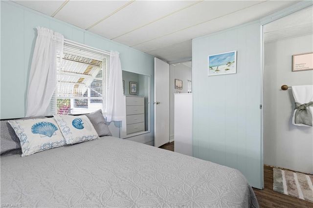 123 Cedar LN # 42, Naples, FL 34114