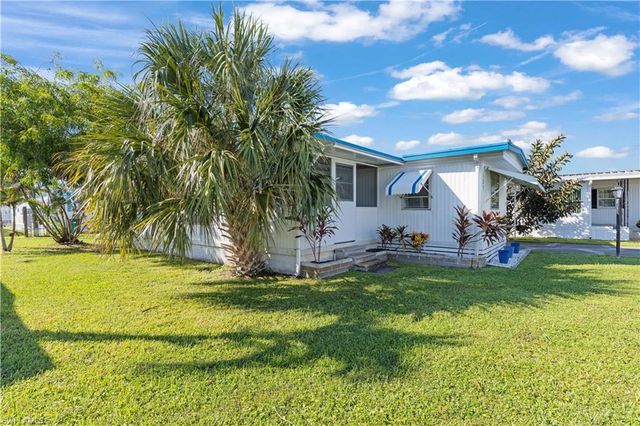 123 Cedar LN # 42, Naples, FL 34114