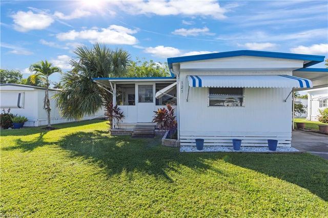 123 Cedar LN # 42, Naples, FL 34114