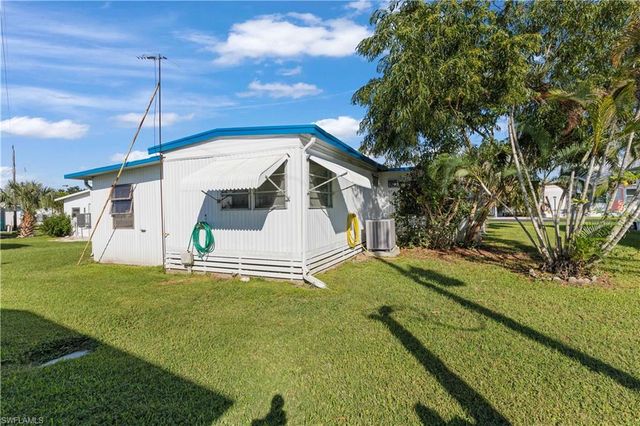 123 Cedar LN # 42, Naples, FL 34114