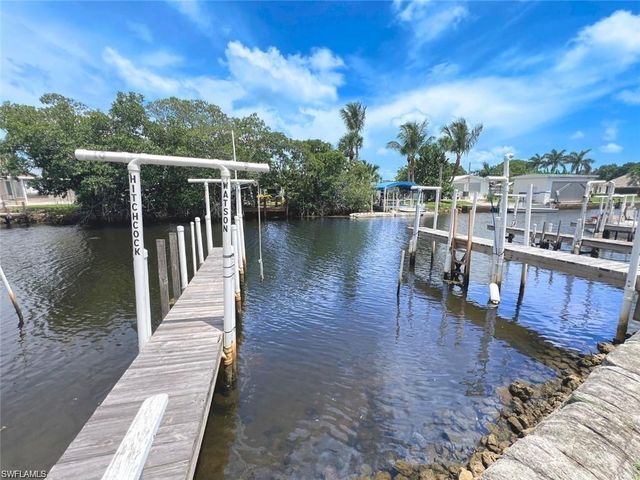 123 Cedar LN # 42, Naples, FL 34114