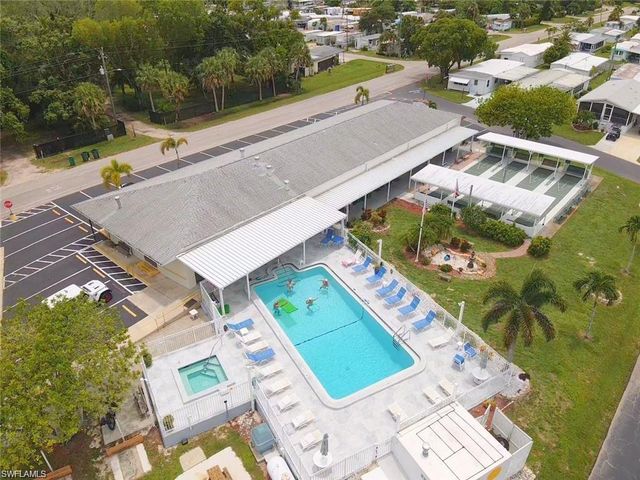 123 Cedar LN # 42, Naples, FL 34114