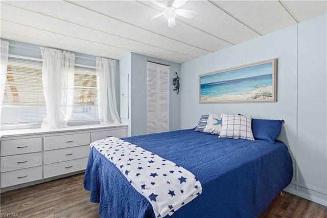 123 Cedar LN # 42, Naples, FL 34114