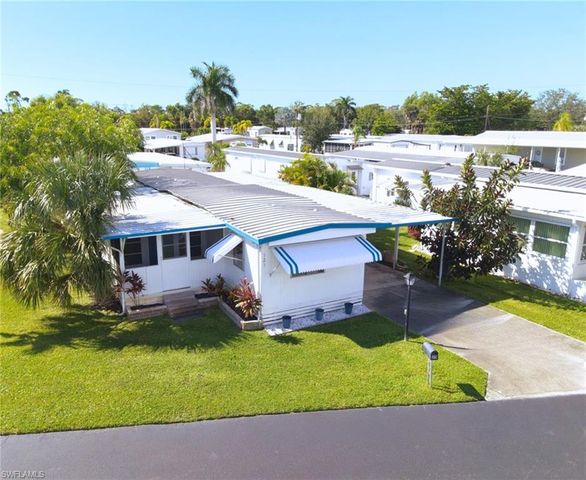 123 Cedar LN # 42, Naples, FL 34114