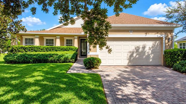 107 FALLING ACORN AVENUE, Groveland, FL 34736