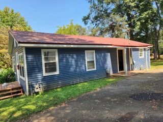 42 Bishop St, Inman, SC 29349