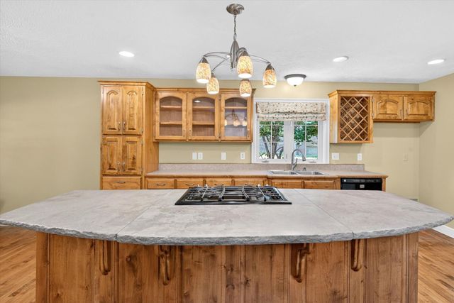 986 W Sycamore Street, Springfield, MO 65810