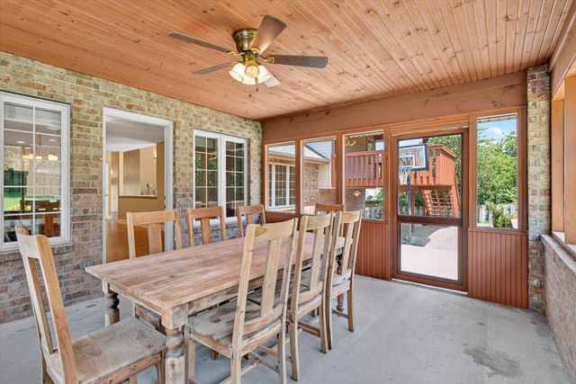 986 W Sycamore Street, Springfield, MO 65810