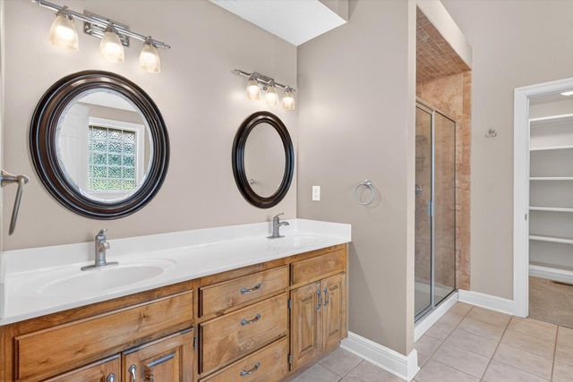 986 W Sycamore Street, Springfield, MO 65810