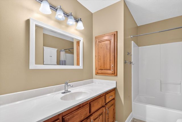 986 W Sycamore Street, Springfield, MO 65810