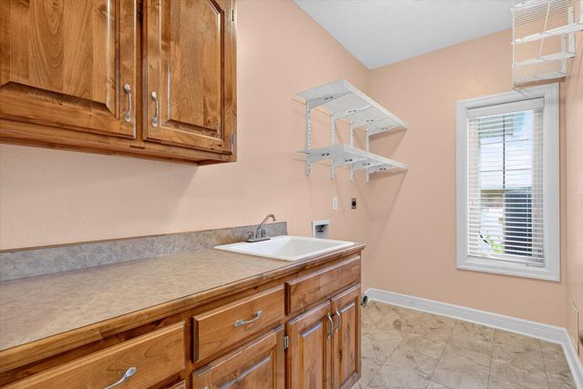 986 W Sycamore Street, Springfield, MO 65810