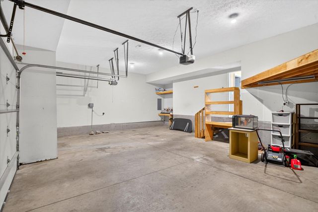986 W Sycamore Street, Springfield, MO 65810