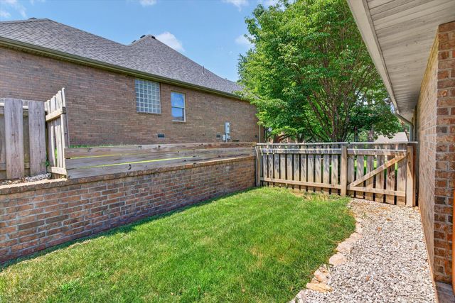 986 W Sycamore Street, Springfield, MO 65810