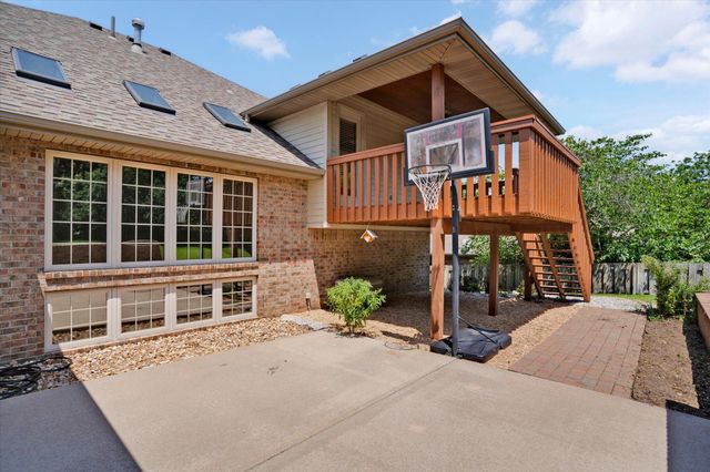 986 W Sycamore Street, Springfield, MO 65810